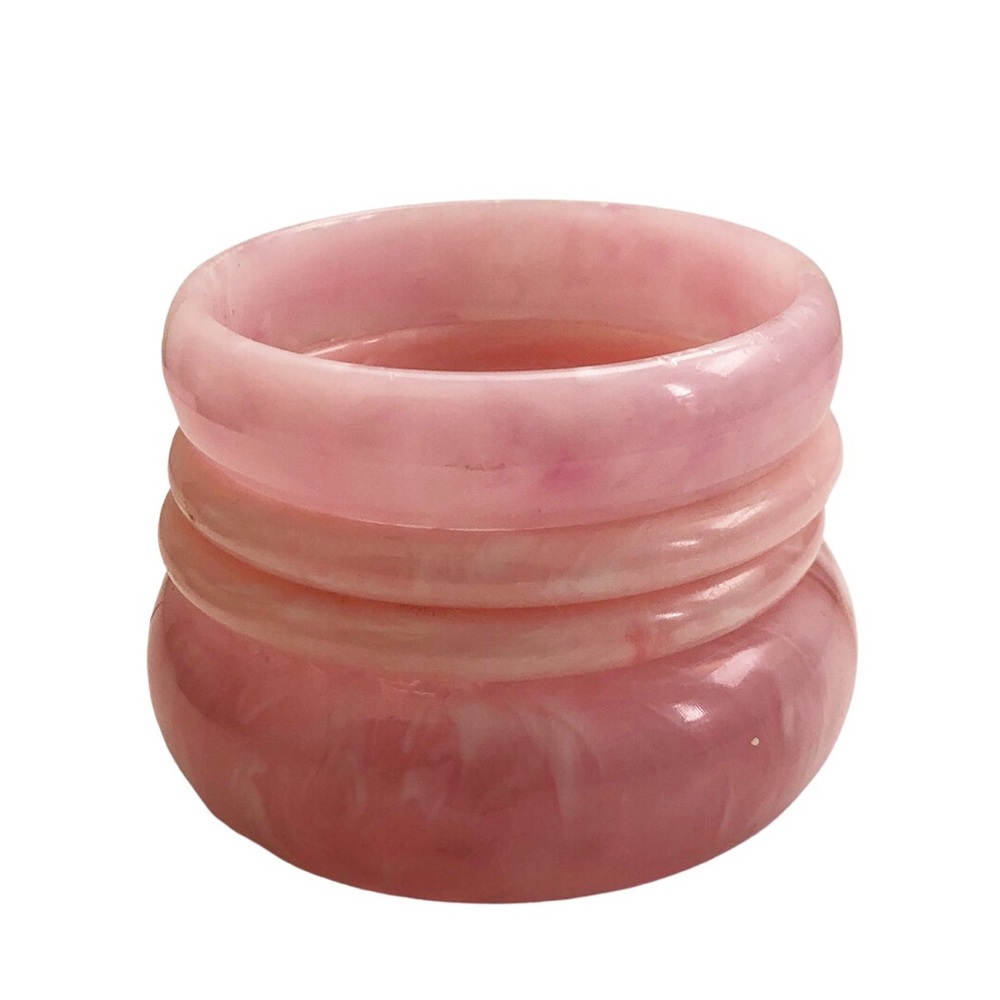 Vintage Retro Lucite Plastic Bangle Bracelets in Shades of Pink Set of Four
